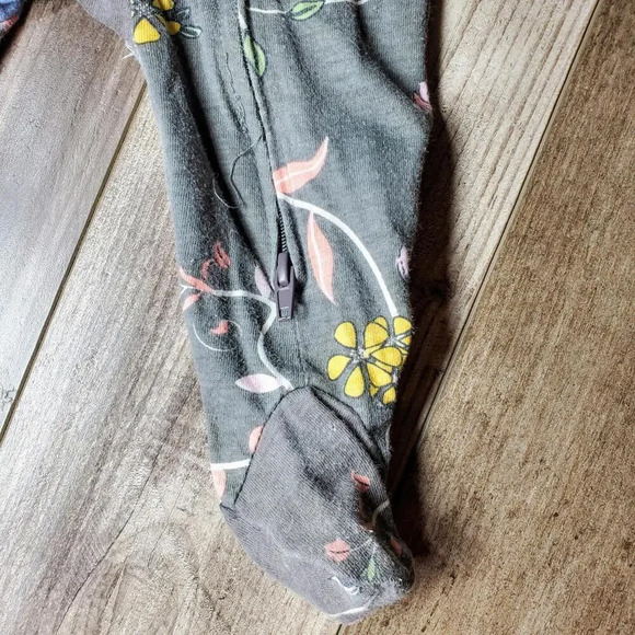 Jessica Simpson Baby Girl Floral Footed Sleeper Pajamas Size 3/6M - Picture 7 of 11